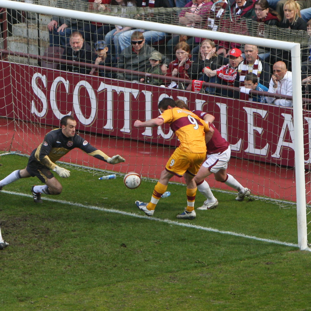 Hearts%200%20Motherwell%202%2024th%20April%202010%20266a