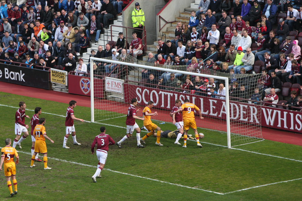 Hearts%200%20Motherwell%202%2024th%20April%202010%20272