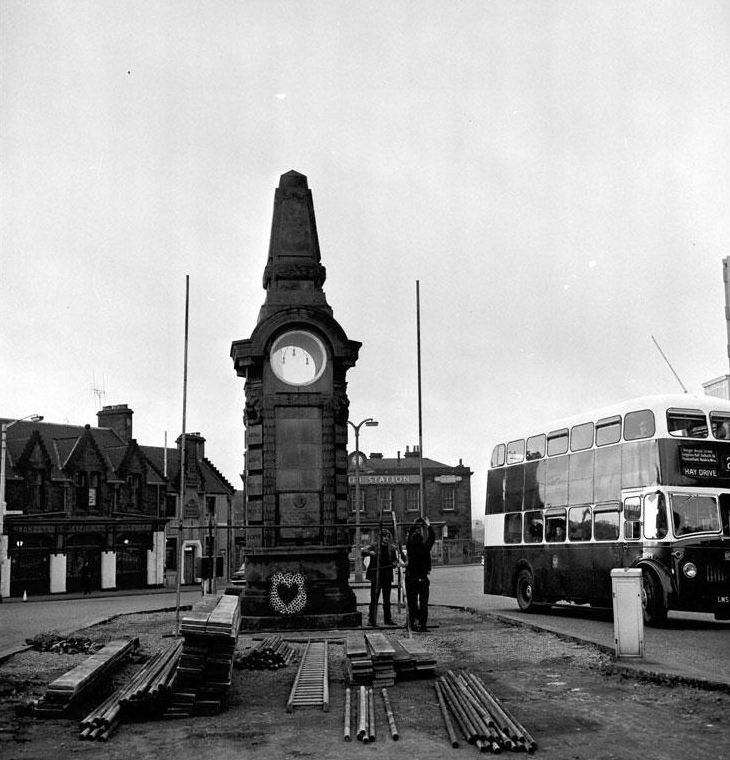 Dismantling Hearts war memorial01