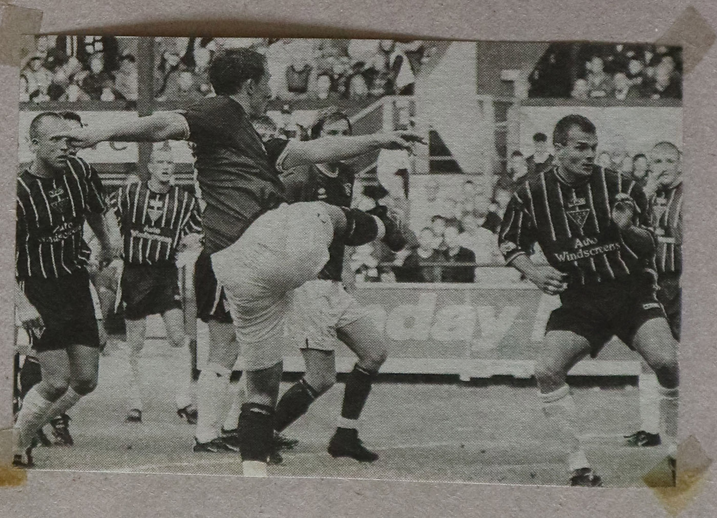 2000-09-09_HEA_2_DNF_0_L_06_of_38-019